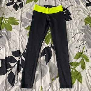 Pink yoga legging .(reversible ) size xs